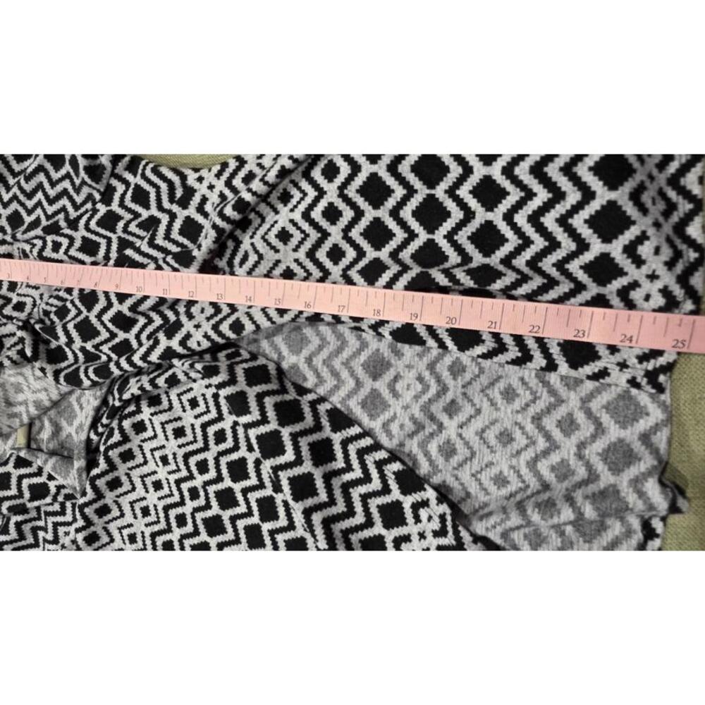 Bobeau Women's Black and White Geometric Pattern Cardigan Size 1X - Picture 6 of 7